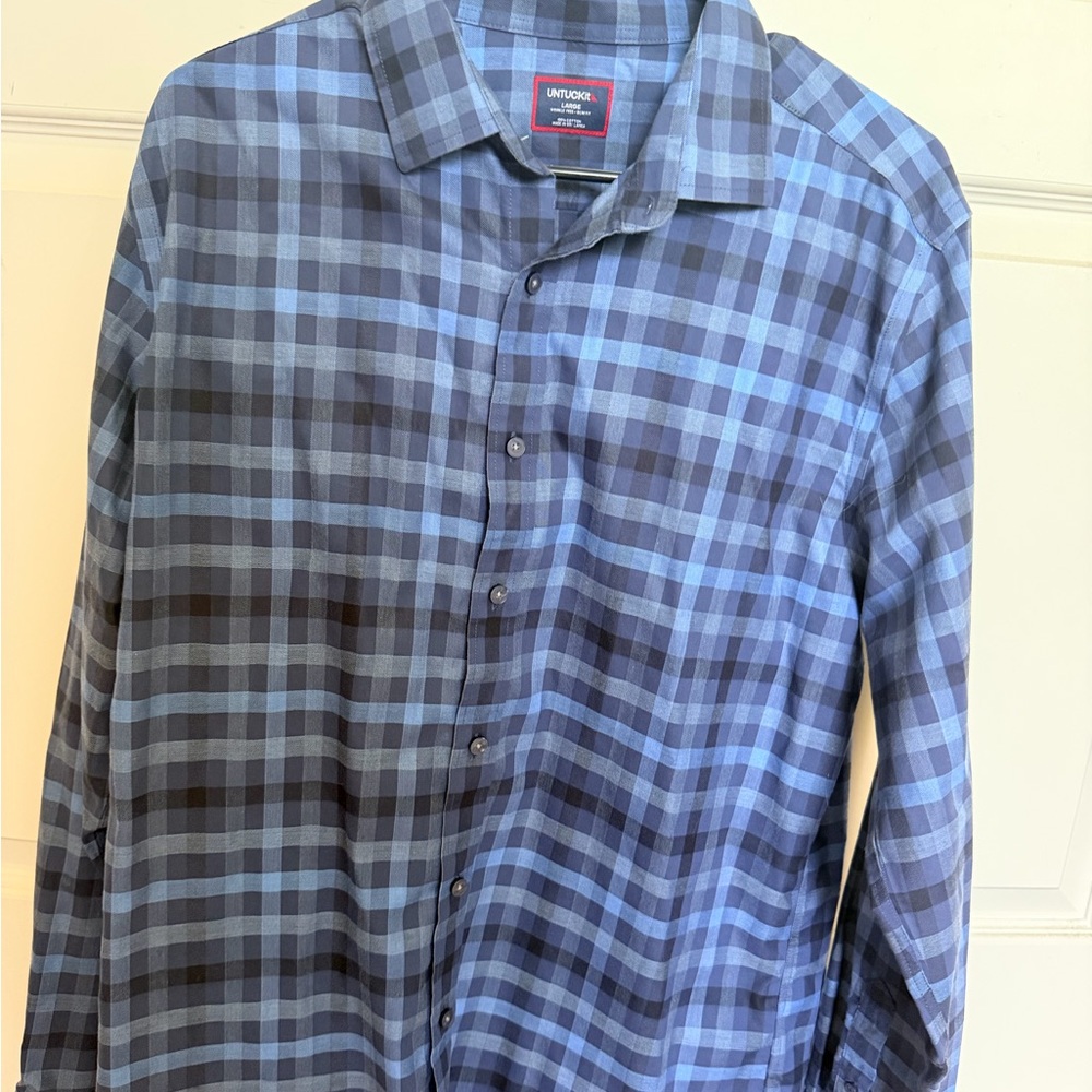 UNTUCKit Men's Navy and Light Blue Plaid Long-Sleeve Shirt